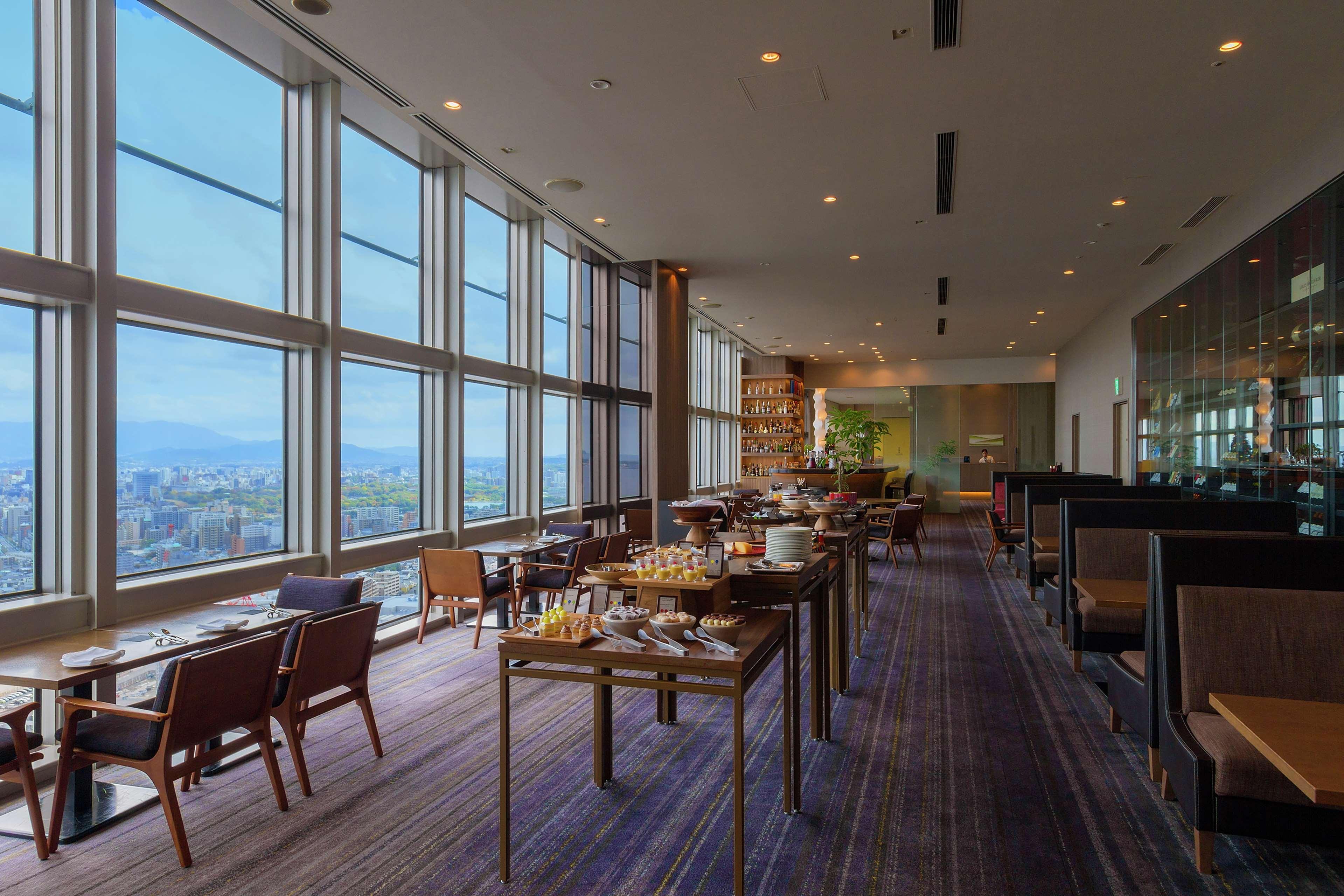 Hilton Fukuoka Sea Hawk Hotell Exteriör bild
