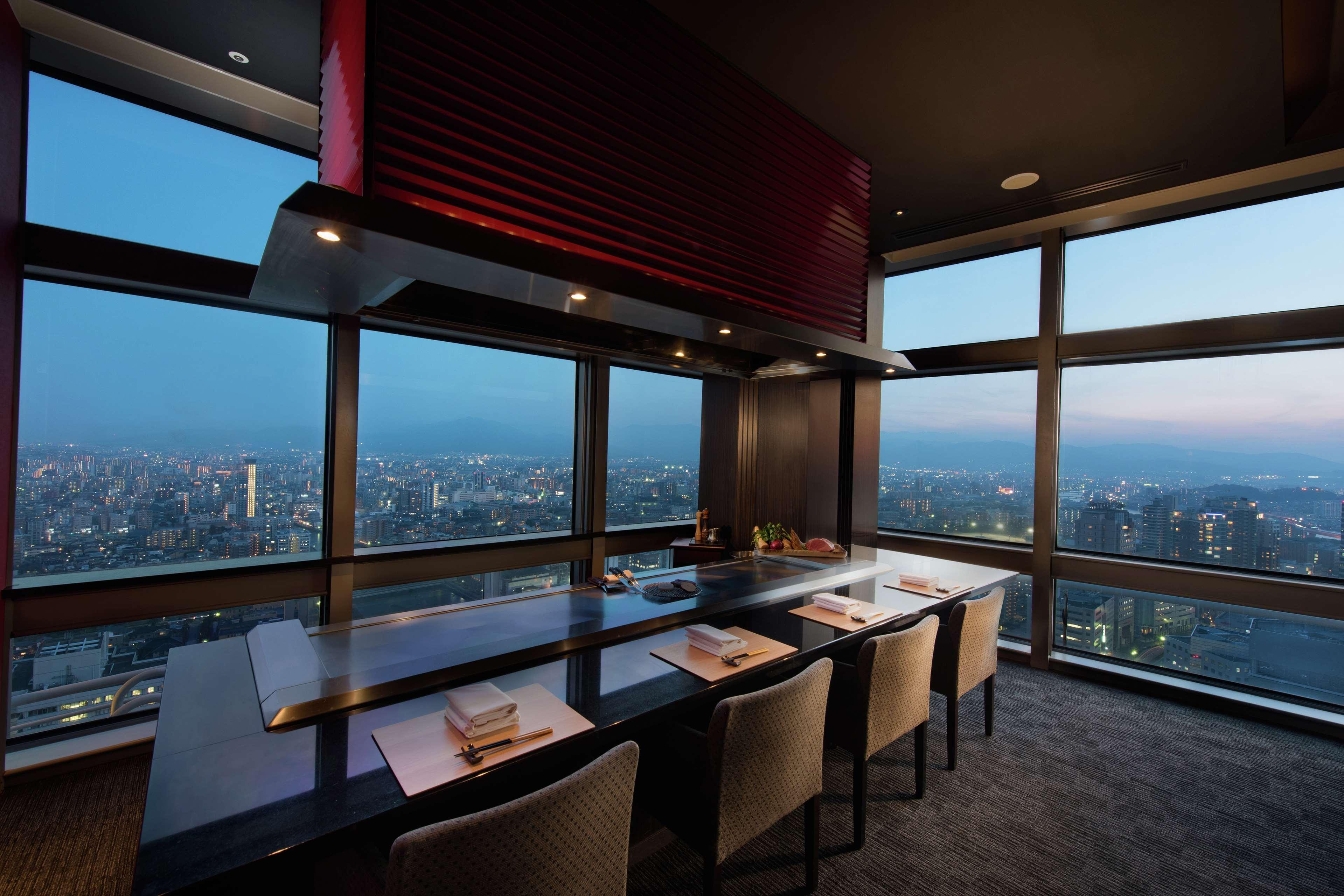 Hilton Fukuoka Sea Hawk Hotell Exteriör bild
