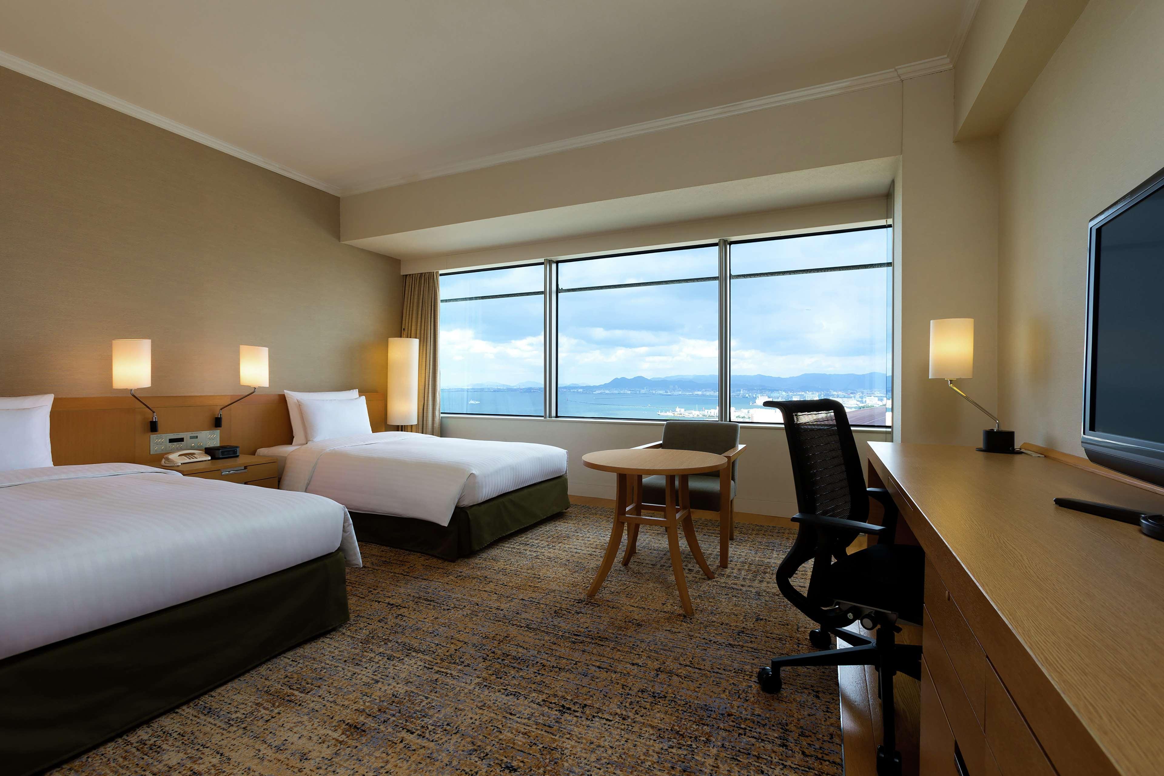 Hilton Fukuoka Sea Hawk Hotell Exteriör bild