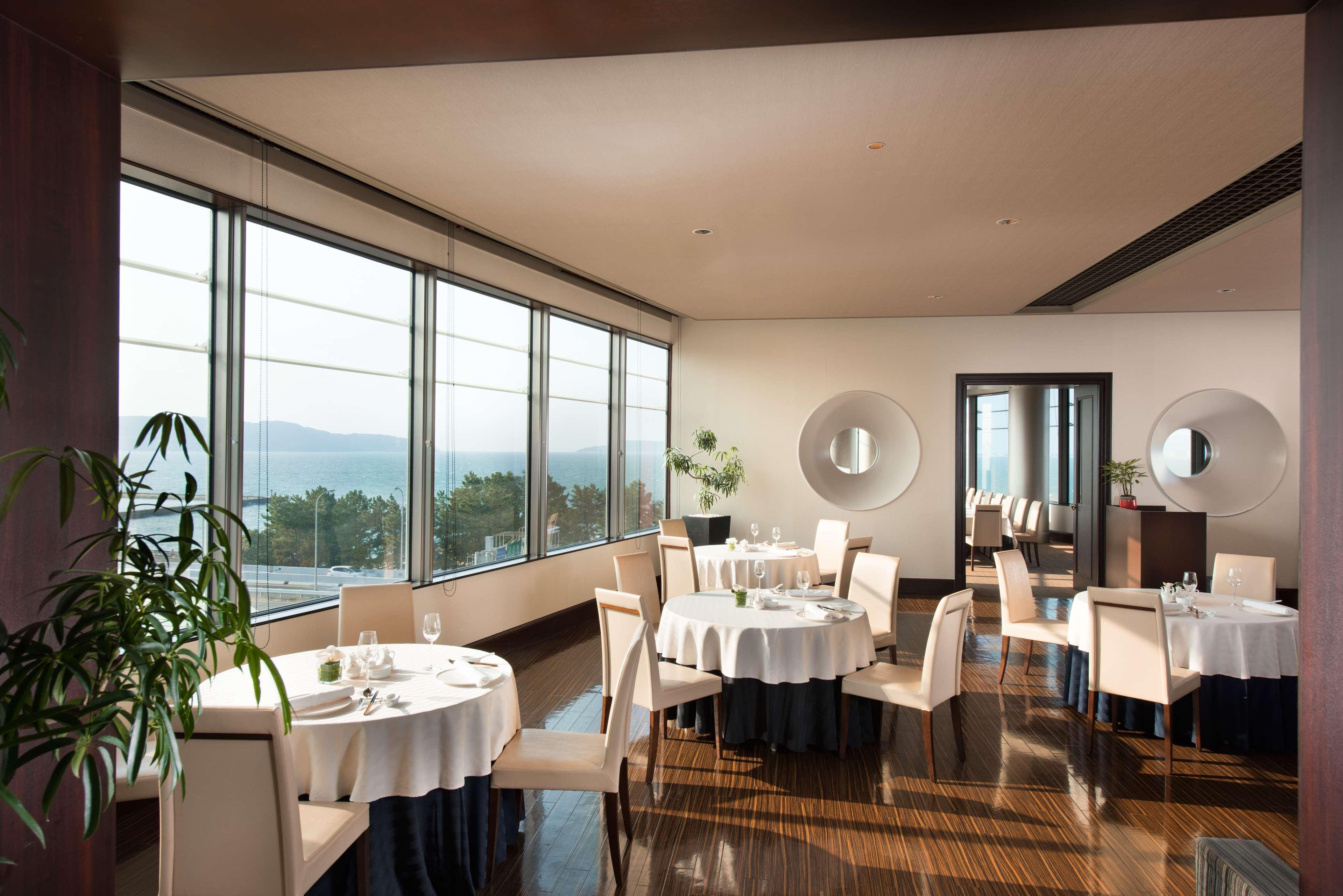 Hilton Fukuoka Sea Hawk Hotell Exteriör bild