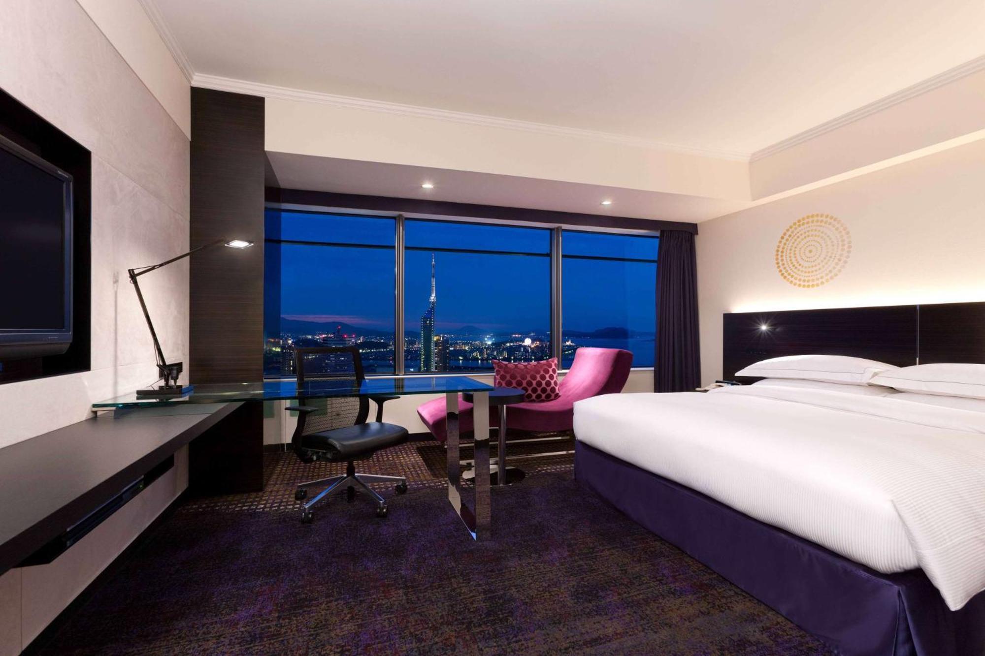 Hilton Fukuoka Sea Hawk Hotell Exteriör bild