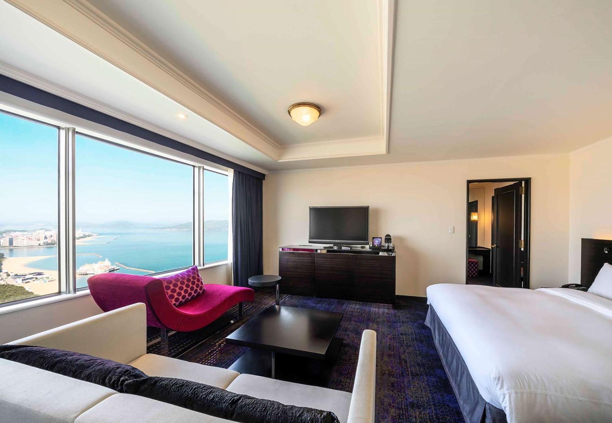 Hilton Fukuoka Sea Hawk Hotell Exteriör bild
