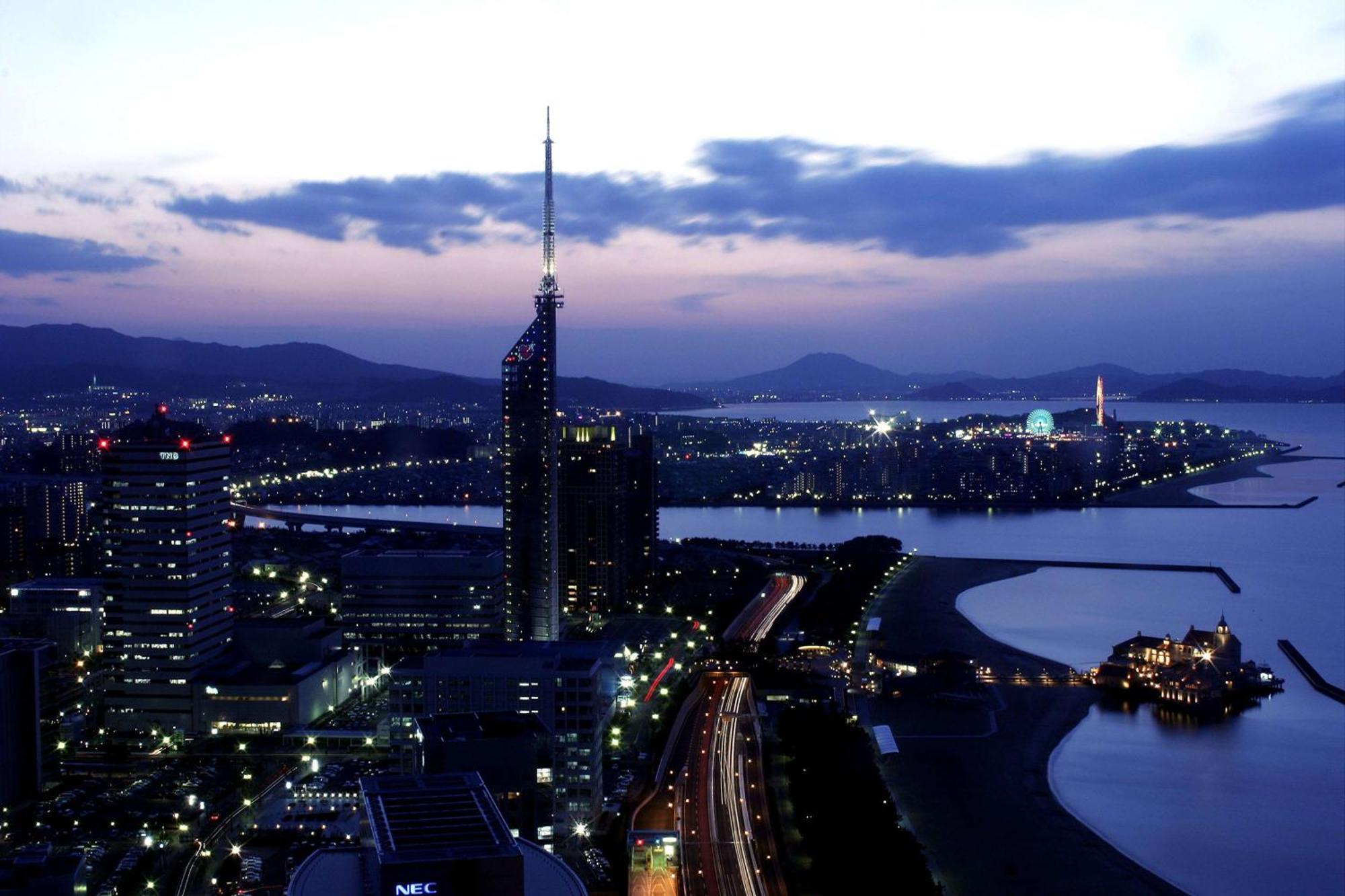 Hilton Fukuoka Sea Hawk Hotell Exteriör bild
