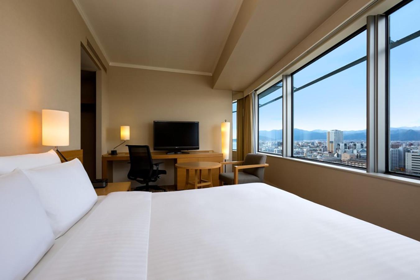 Hilton Fukuoka Sea Hawk Hotell Exteriör bild